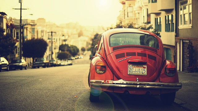 Lifestyle_Red-Ww-Car-On-Street_274K[1]