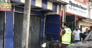 வவுனியாவில்-கடைத்தொகுதியிலில்-சடலம்-மீட்பு