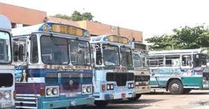 கைப்பேசியைப்-பயன்படுத்தியவாறு-பேருந்தைச்-செலுத்திய-சாரதி-இடைநிறுத்தம்-–-வடமாகாண-போக்குவரத்து-அதிகார-சபை-நடவடிக்கை