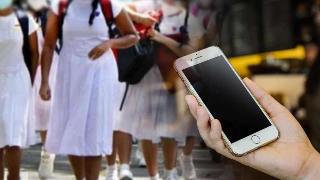 இலங்கையிலும்-பாடசாலை-மாணவர்களுக்கு-சமூக-ஊடகங்களை-அணுக-கட்டுப்பாடு