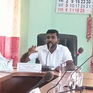 அரச-உத்தியோகஸ்தர்கள்-மீது-நம்பிக்கையில்லா-காரணத்தால்-தான்-பிரஜா-சக்தி-உருவாக்கப்பட்டதாம்