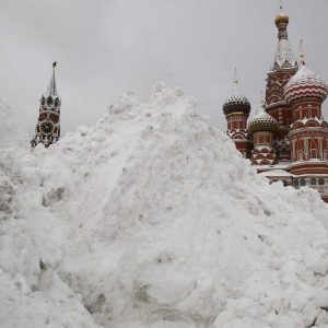 மொஸ்கோவில்-200-ஆண்டுகளுக்கு-இல்லாத-அளவு-கடுமையான-பனிப்பொழிவு