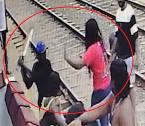 இரு குடும்பங்களுக்கு இடையில் தகராறு ; கிரிக்கெட் மட்டையால் தாக்கப்பட்டு இளைஞன் கொடூரமாக கொலை!