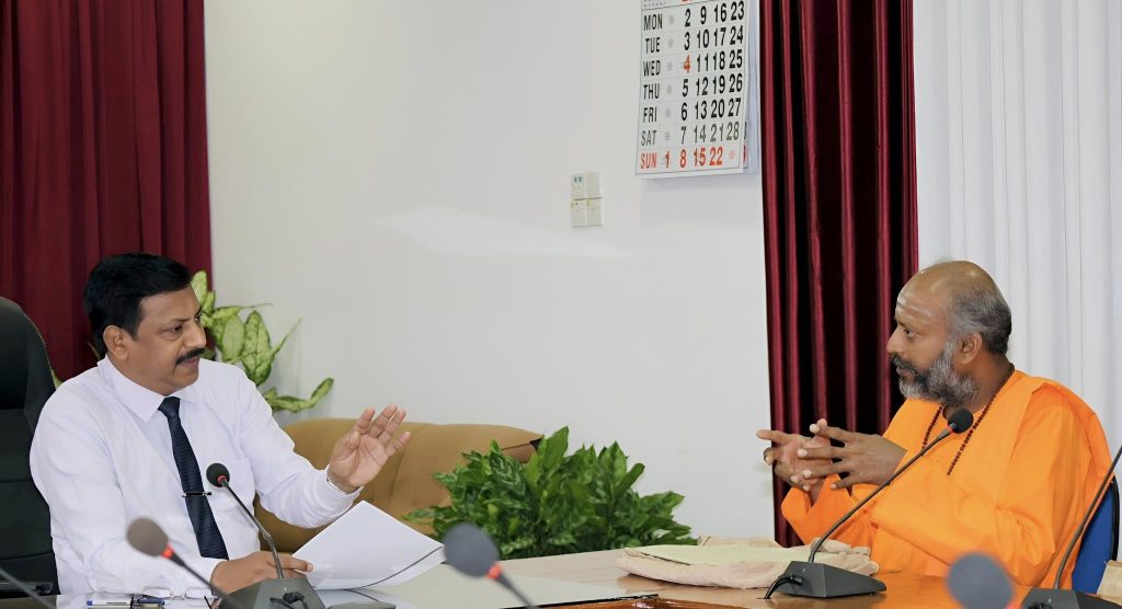 யாழில்.-காணியற்றவர்களுக்காக-15-ஏக்கர்-காணியை-அன்பளிப்பு-செய்துள்ள-சிவகுரு-ஆதீனம்