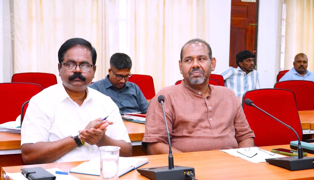 அணி-மோதல்-உச்சத்தில்!