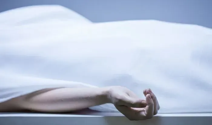 மத்துகம – அகலவத்த வீதியோரக் கால்வாய் ஒன்றிலிருந்து நபரொருவரின் சடலம் மீட்பு  !