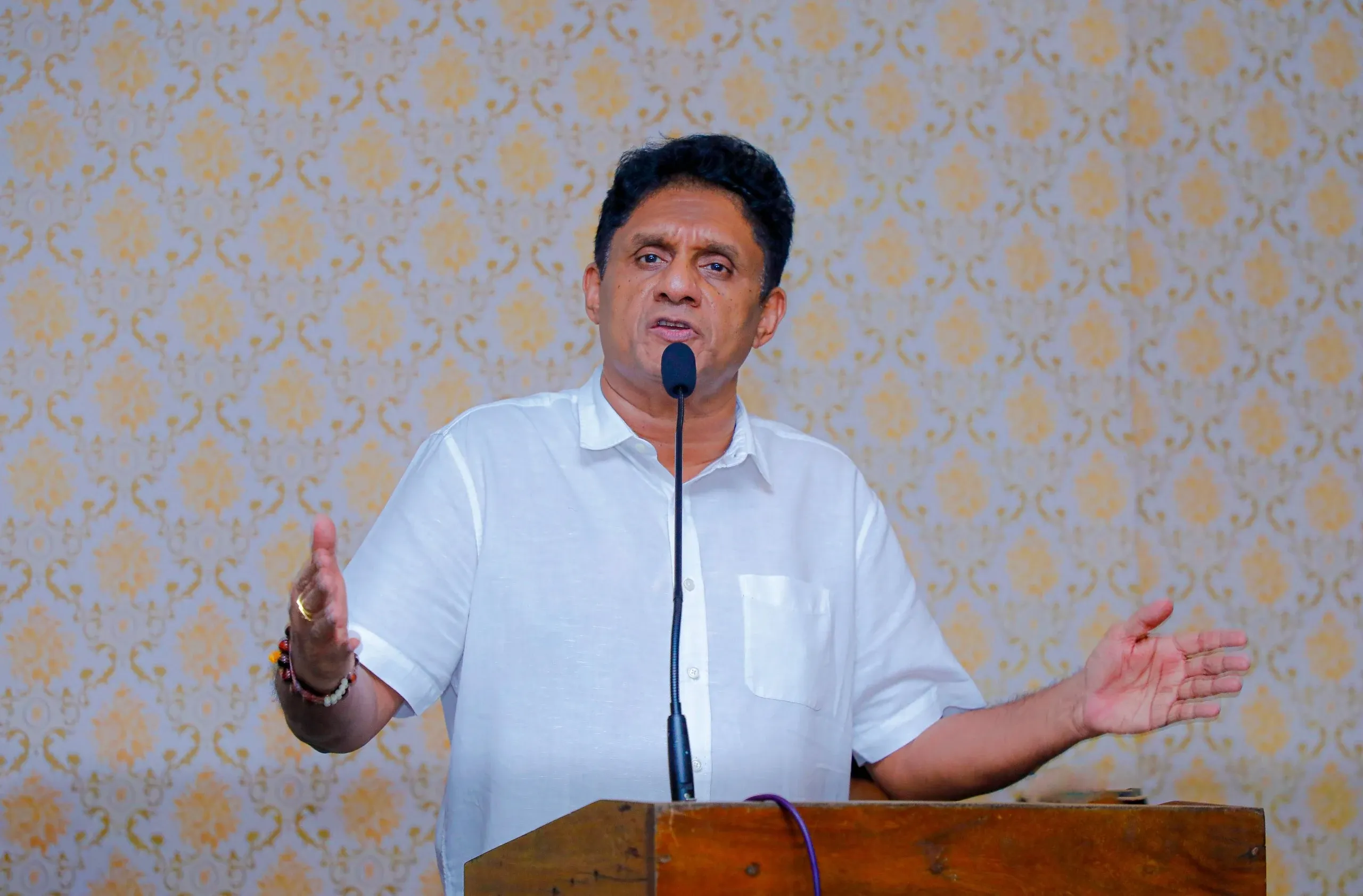 அமைச்சர்கள் தங்கள் விருப்பப்படி தொழில்களைத் தடை செய்ய முடியாது – சஜித் பிரேமதாச