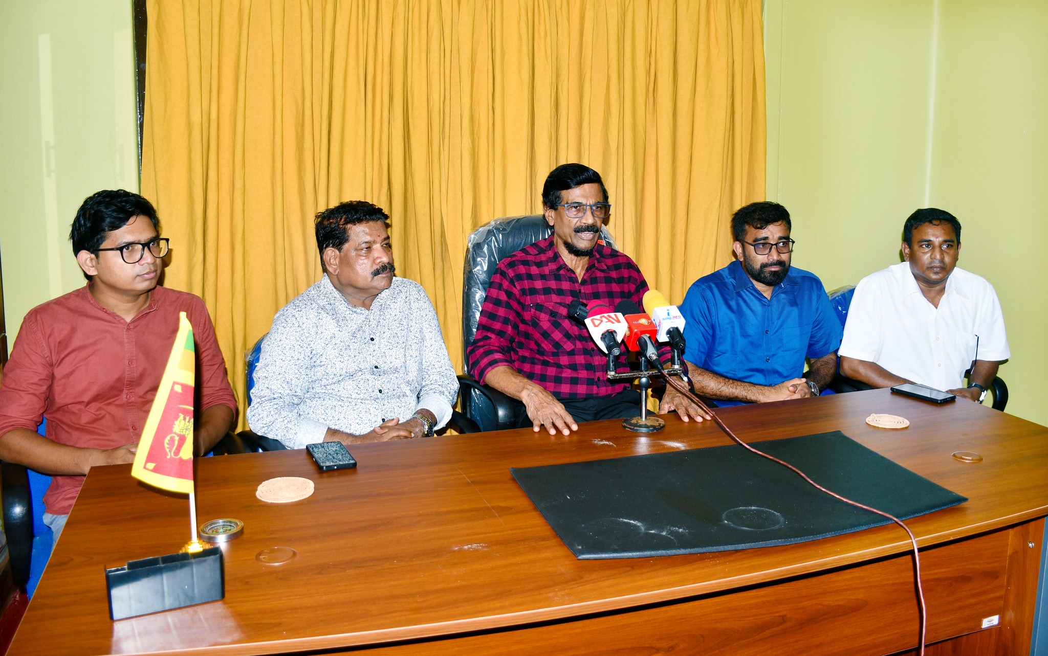 வடக்கில் பாதுகாப்பு தரப்பின் கட்டுப்பாட்டில் உள்ள காணிகளில் சிலவற்றை விடுவிப்பதற்கான நடவடிக்கைகள் எடுக்கப்பட்ட