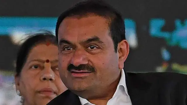 அமெரிக்காவில் அதானி மீதான குற்றச்சாட்டுகளை திரும்பப் பெற செய்யப்பட்ட சமரசம் என்ன?