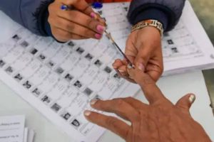 “வெளிநாட்டு குடியுரிமை கொண்ட நபர்கள் முறைகேடாக வாக்களித்தது கண்டறியப்பட்டு கைது செய்யப்பட்ட தகவல் அதிர்ச்சியளி