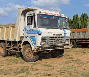 திருகோணமலை – கிண்ணியா பொலிஸ் பிரிவுக்குட்பட்ட பகுதிகளில் சட்டவிரோத மணல் அகழ்வில் ஈடுபட்ட வாகனங்கள், அவற்றின்