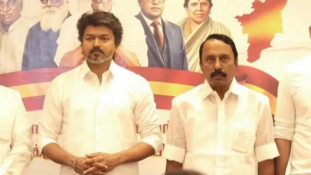 விஜயுடன் செங்கோட்டையன்