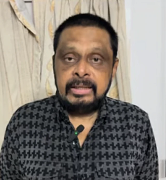 தனது முதல் படமான புதுவசந்தம் தயாரிப்பாளர் ஆர்.பி.செளத்ரி குறித்து இயக்குனர் விக்ரமன் பிபிசி தமிழிடம் பேசுகையில் &lsquo;நான் அந்த செய்தியை கேள்விப்பட்டதில் இருந்து நிலை குலைந்து போய் இருக்கிறேன் என்றார்.