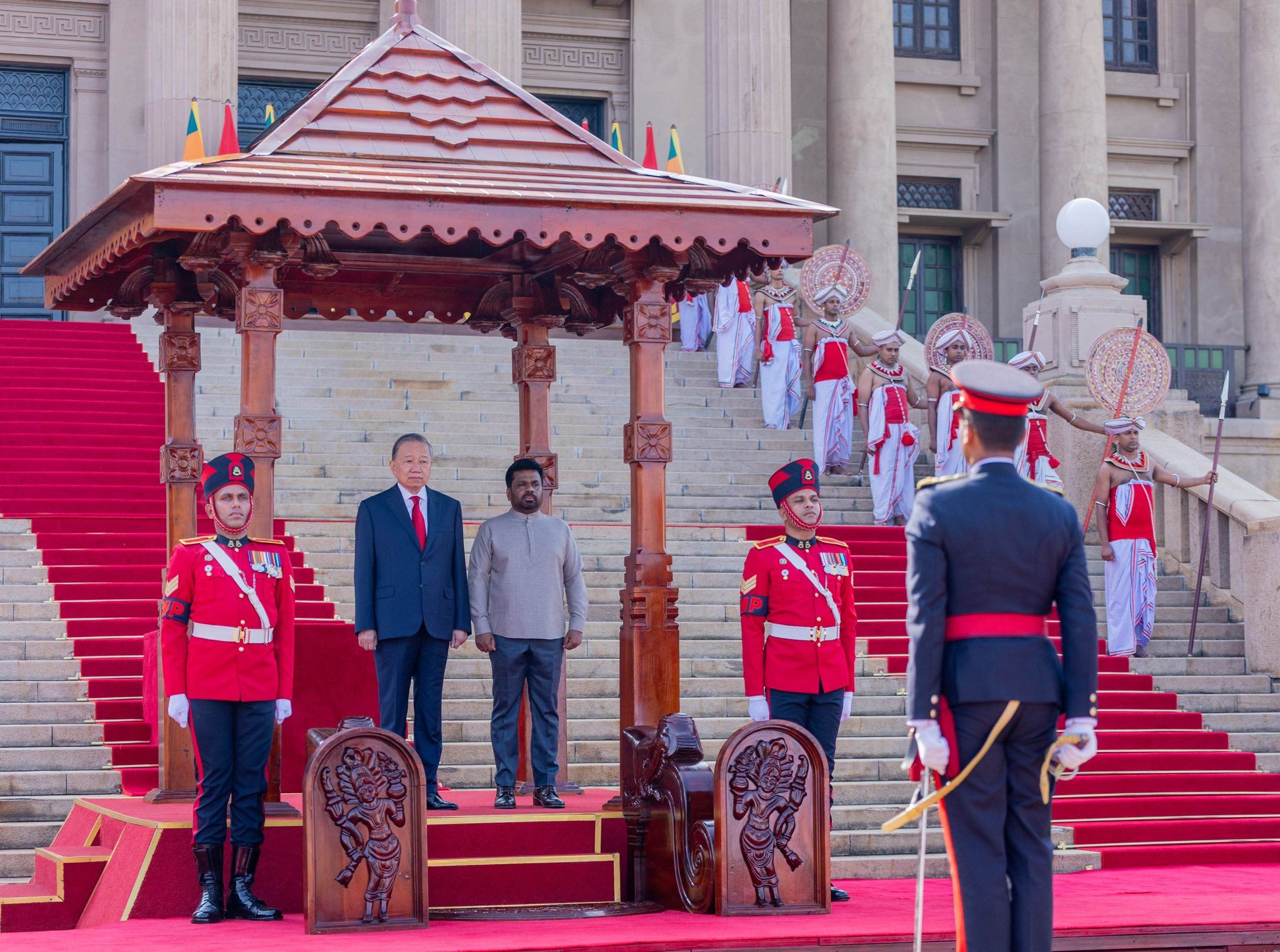 வியட்நாம் ஜனாதிபதிக்கு அரச கௌரவத்துடன் மரியாதை வேட்டுக்கள் தீர்த்து வரவேற்பு