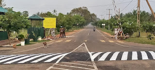 பலாலி வீதியை மேலும் ஒரு மணி நேரம் திறந்து விடுவதற்கு இராணுவத்தினர் பெரும்பாடுபட்டு சம்மதித்துள்ளனர். பலாலி