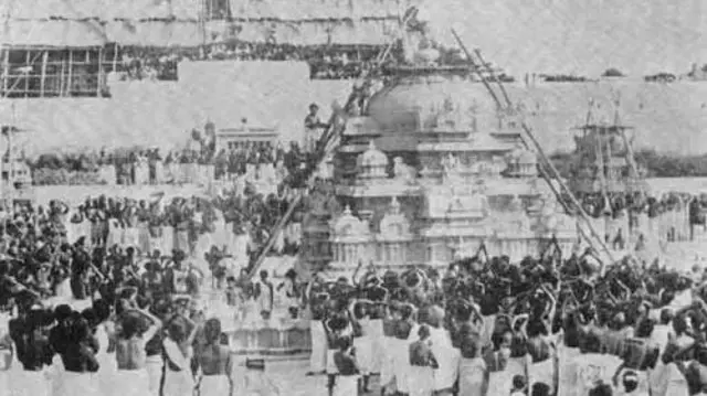 சர்ச்சைகளை சந்திக்கும் திருச்செந்தூர் முருகன் கோயிலின் வரலாறு என்ன? – யார் இந்த திரிசுதந்திரர்கள்?