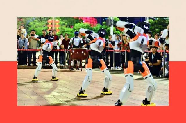 சீன நிறுவனங்கள் இந்த ரோபோக்களின் உடல்களைக் கட்டமைப்பதில் திறமையானவர்களாகத் தோன்றினாலும், பல நிறுவனங்கள் இன்னும் அவற்றின் மூளைகளுக்கான நிரலாக்க  பணிகளிலேயே ஈடுபட்டுள்ளன.