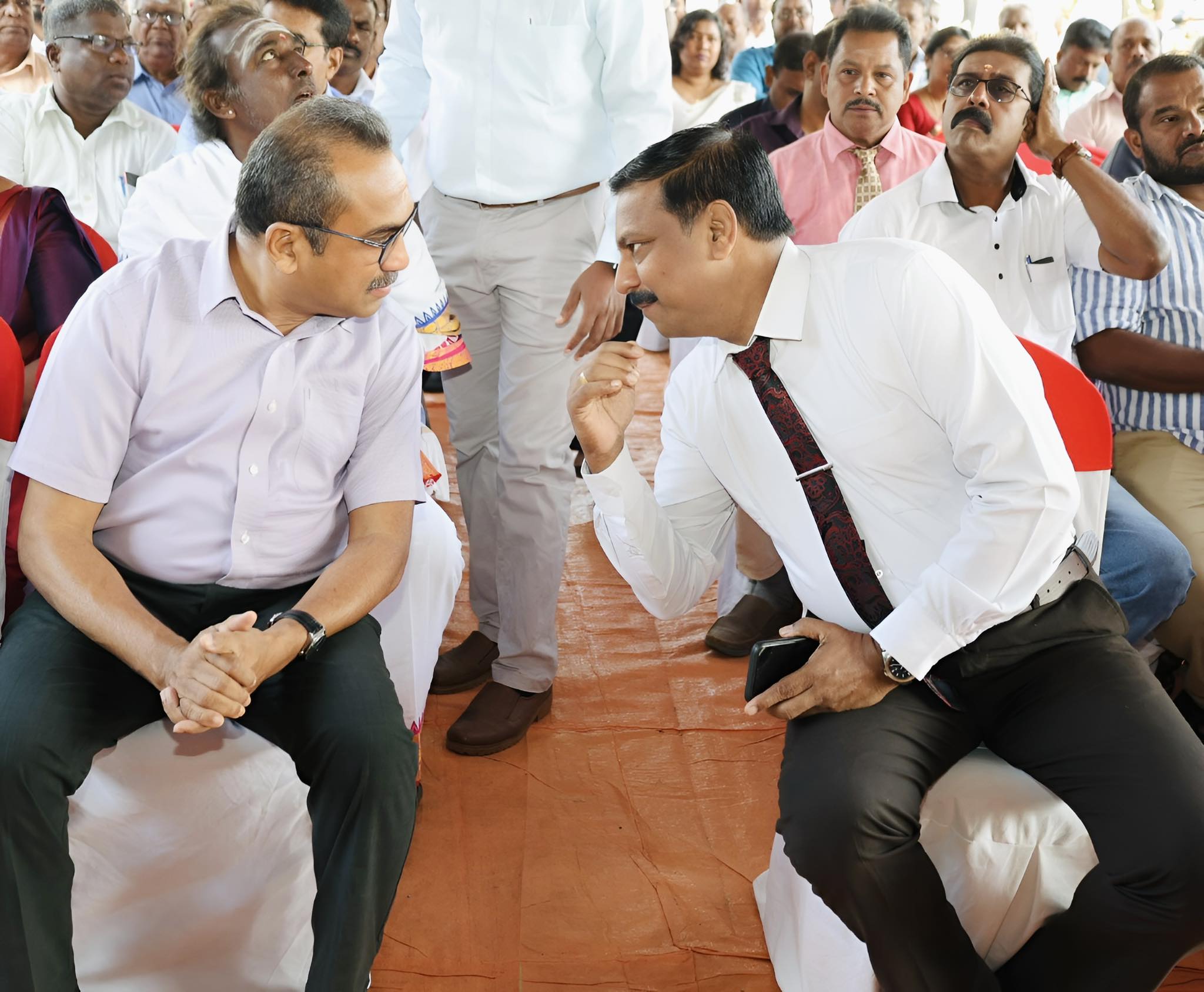 வடமராட்சியில் முன்னாள் யாழ்.பல்கலைக்கழக கலைப்பீடாதிபதி வீட்டில் திருட்டு முயற்சியில் ஈடுபட்ட நபர்கள் கைது செய்