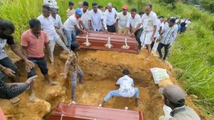 அட்டன், டிக்கோயா பகுதியில் இடம்பெற்ற இரட்டைக் கொலைச் சம்பவத்தில் உயிரிழந்த தம்பதியரின் பூதவுடல்கள், உறவினர்கள்