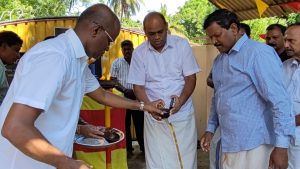 தமிழரசுக்கட்சியின் வவுனியா கிளையினரால் முள்ளிவாய்க்கால் கஞ்சி வழங்கும் நிகழ்வு இன்று கட்சியின் அலுவலகம் முன்பா