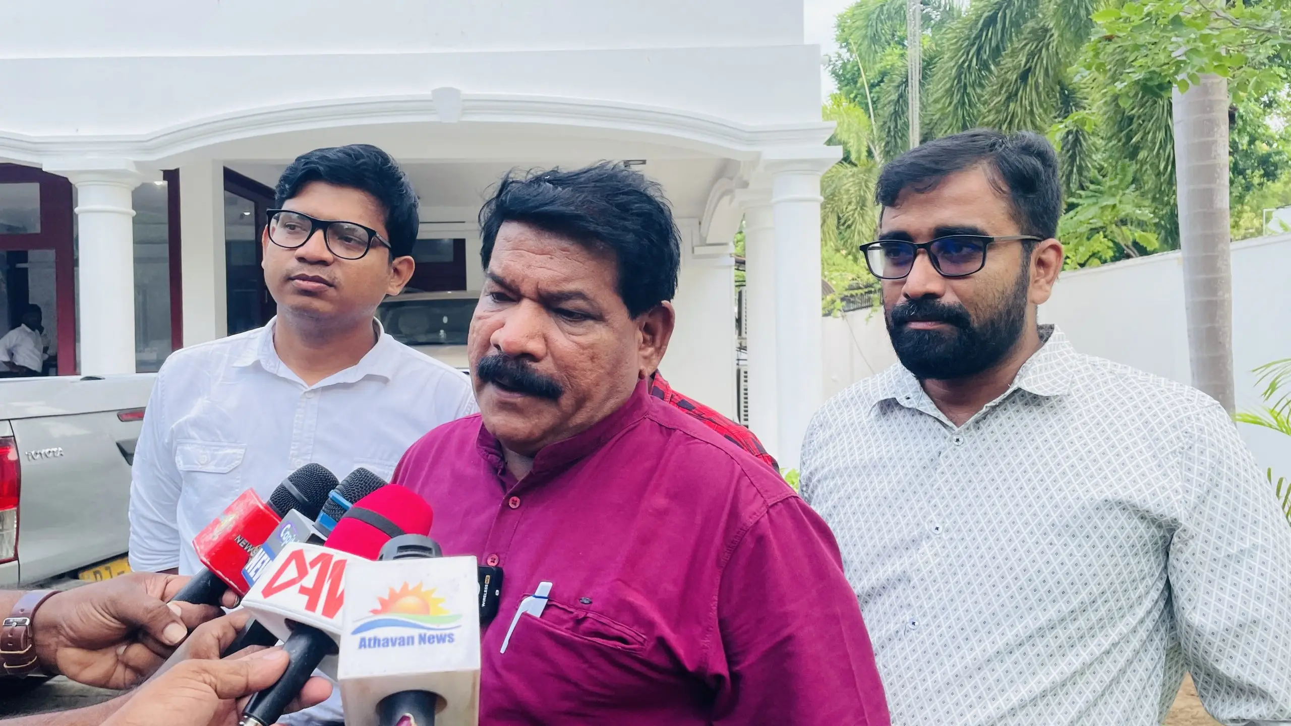 யாழ்ப்பாணத்தில் உயர்பாதுகாப்பு வலயத்தினுள் உள்ள பெருமளவான காணிகளை விடுவிக்க மிக விரைவில் நடவடிக்கை எடுப்போம் எ