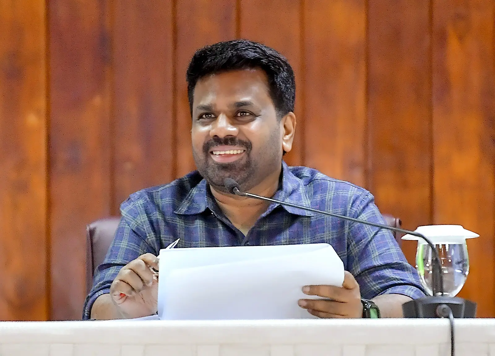 எரிபொருள் பயன்பாட்டைக் குறைப்பதே அரசாங்கத்தின் இலக்கு என்றும், அதற்கமைய எரிபொருள் விலையை அதிகரிப்பது உள்ளிட்ட