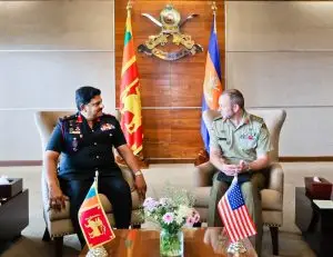 அமெரிக்க பசுபிக் இராணுவத்தின் உத்தி மற்றும் திட்டங்களுக்கான துணைத் தளபதி மேஜர் ஜெனரல் கில்ஸ் கோர்னேலியா