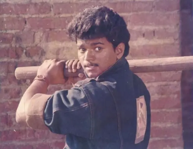 'நேரம் வரும்போது நான் வருவேன்' &ndash; அரசியலுக்குள் நுழைய விஜய் அஸ்திவாரம் போட்டது எப்படி?