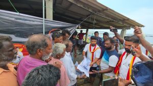 விஜய்யின் வெற்றியை கொண்டாடும் முகமாக யாழில் உணவு பொதிகள் வழங்கல்