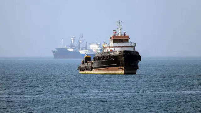 போர், இரான், ஹோர்முஸ் நீரிணை