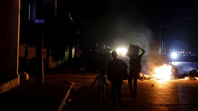 கியூபா, டொனால்ட் டிரம்ப், அமைதி உடன்பாடு, அமெரிக்கா - கியூபா உறவு, எண்ணெய் முற்றுகை, பொருளாதாரத் தடைகள், ராவுல் காஸ்ட்ரோ