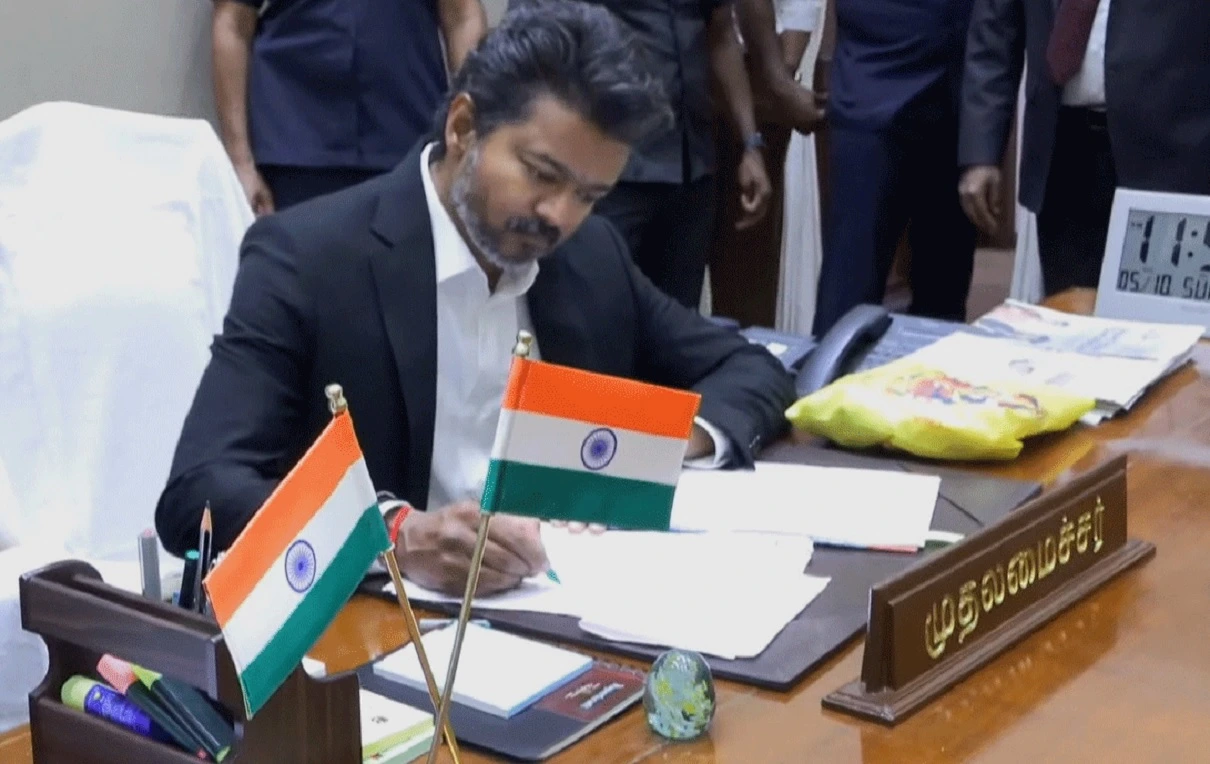 தமிழகத்தில் இளைய சமூகத்தைச் சீரழித்து வரும் போதைப்பொருள் நடமாட்டத்தை வேரோடு அறுக்க, தமிழக காவல்துறை இப்போது