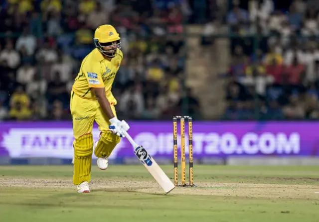 இந்தப் போட்டியில் 7 பவுண்டரிகள், 6 சிக்ஸர்கள் உள்பட 87 ரன்கள் எடுத்து ஆட்டமிழக்காமல் இருந்தார் சஞ்சு சாம்சன்