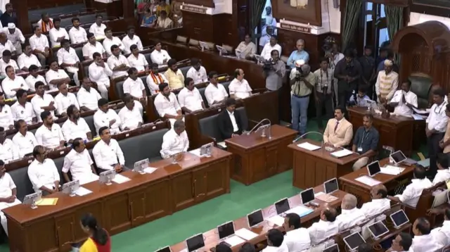 அதிமுக பிளவுபடுகிறதா? எடப்பாடி பழனிசாமி முன்னுள்ள வாய்ப்புகள் என்ன?