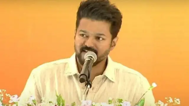 'நேரம் வரும்போது நான் வருவேன்' &ndash; அரசியலுக்குள் நுழைய விஜய் அஸ்திவாரம் போட்டது எப்படி?