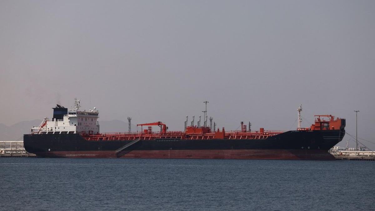 ஓமான் வளைகுடாவில் ஓசன் கோய் என்ற கப்பலைத் தூக்கியது ஈரான்