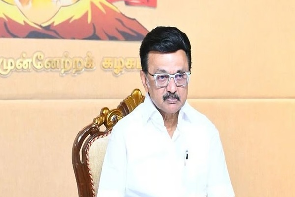 தமிழகத்தில் 2026 சட்டப்பேரவைத் தேர்தல் முடிவுகள் வெளியாகி, புதிய அரசியல் மாற்றங்கள் ஏற்பட்டுள்ள சூழலில், ஆளுங்