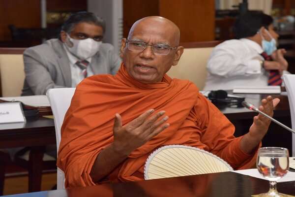 தவறு செய்பவர்கள் யாராக இருந்தாலும் அவர்களின் தராதரம் பார்க்காமல் துறவறத்திலிருந்து நீக்க வேண்டும் என ஓமல்பே