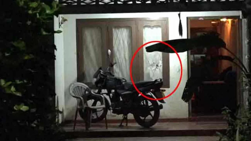 சம்பவத்தில் எவருக்கும் காயங்கள் ஏற்படவில்லை. ஆனால், குறித்த வீட்டுக்கு சேதம் ஏற்பட்டுள்ளதாக தகவல்கள் தெரிவிக்க
