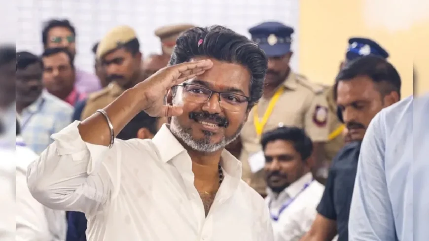 தமிழக வெற்றிக் கழக தலைவர் விஜய் இன்று மீண்டும் ஆளுநரை சந்தித்து ஆட்சியமைக்க உரிமை கோர