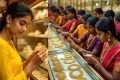இலங்கையில் இன்று தங்க விலை 2,000 ரூபாவால் குறைந்துள்ளது. 24 கரட் மற்றும் 22 கரட்