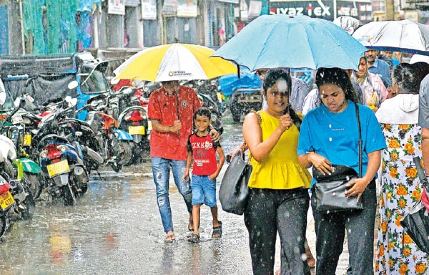 இலங்கையில் தென்மேற்குப் பருவப் பெயர்ச்சி படிப்படியாக ஆரம்பமாகியுள்ளது. மேல், சப்ரகமுவ, வடமேல் மாகாணங்கள் உள்ளி
