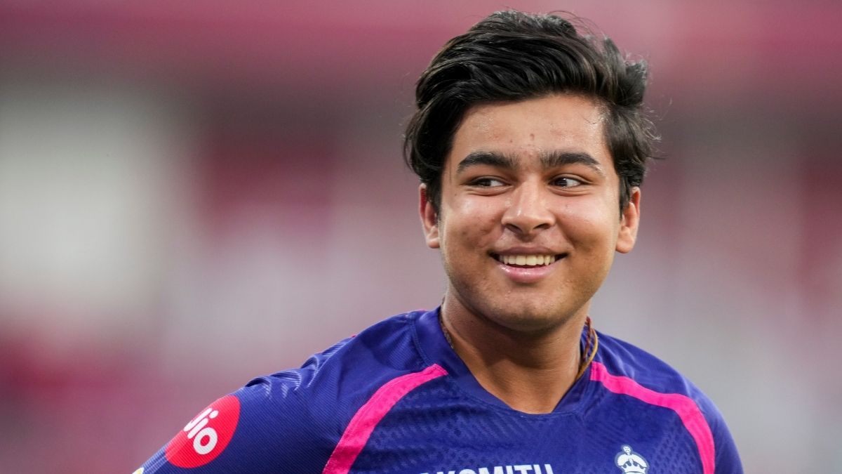 IPL 2026: 15 வயதில் சிக்ஸர் மன்னனாக மாறிய வைபவ் சூர்யவன்ஷி.. 100 சிக்ஸ் அடித்து உலக சாதனை படைத்தார்