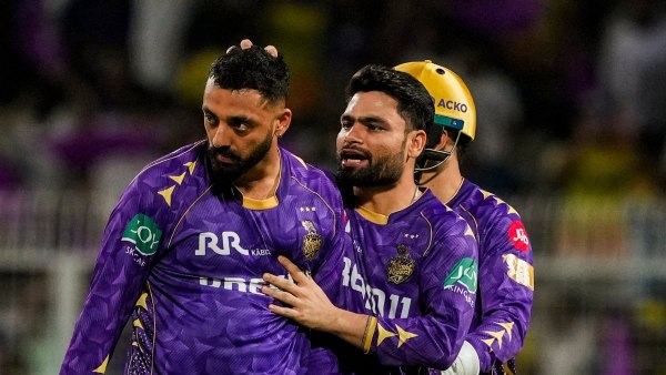 KKR vs GT Shubman Gill Wins Toss and Elects to Bowl in Rainy Kolkata Varun Chakaravarthy Returns for KKR
