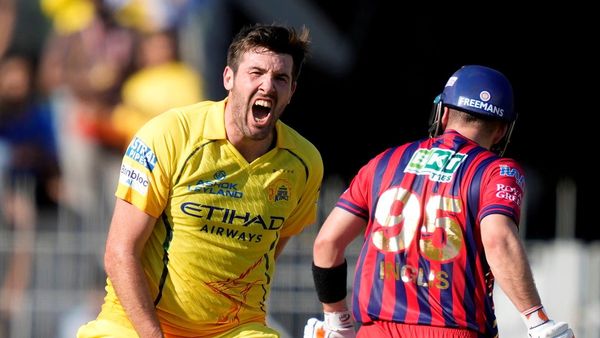 IPL 2026- Jamie overton Picks 2 Wickets in a single over in