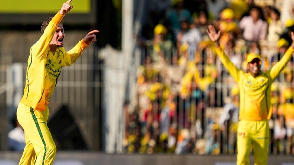 IPL 2026- CSK Fielder Dewald Brevis run outs Aiden markram with stunning