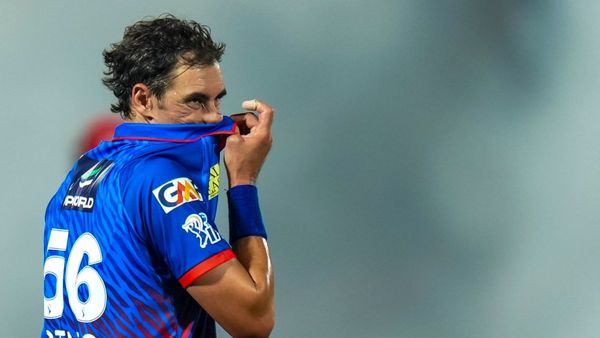 IPL 2026- Mitchell starc Hattrick Wicket ball was became Humongous 100 Meter