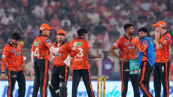 IPL 2026- Mohammed siraj dismisses travis head as Gujarat Titans Restrict Sunrisers
