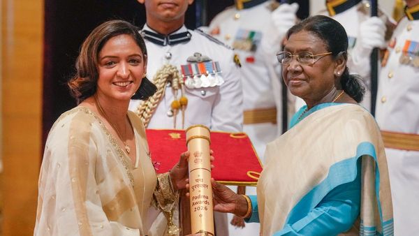 Padma Awards 2026 India- Harmanpreet kaur and vijay amirtaraj receives awards from