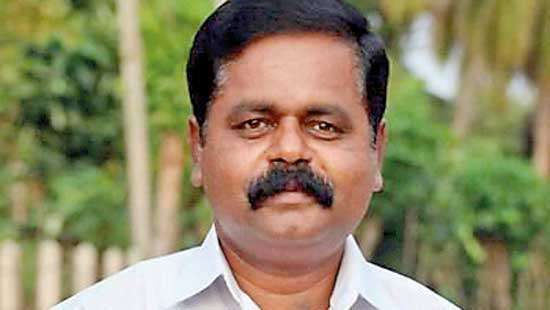 இன அழிப்பின் நினைவேந்தல் நாளிற்கு முன்னதாக தமிழரசுக்கட்சியின் உள்வீட்டு சண்டை பரபரப்பினை தோற்றுவித்துள்ளது.நேற